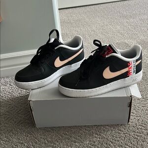 Nike Black and Pink Sneakers size 7 women’s 5.5 youth